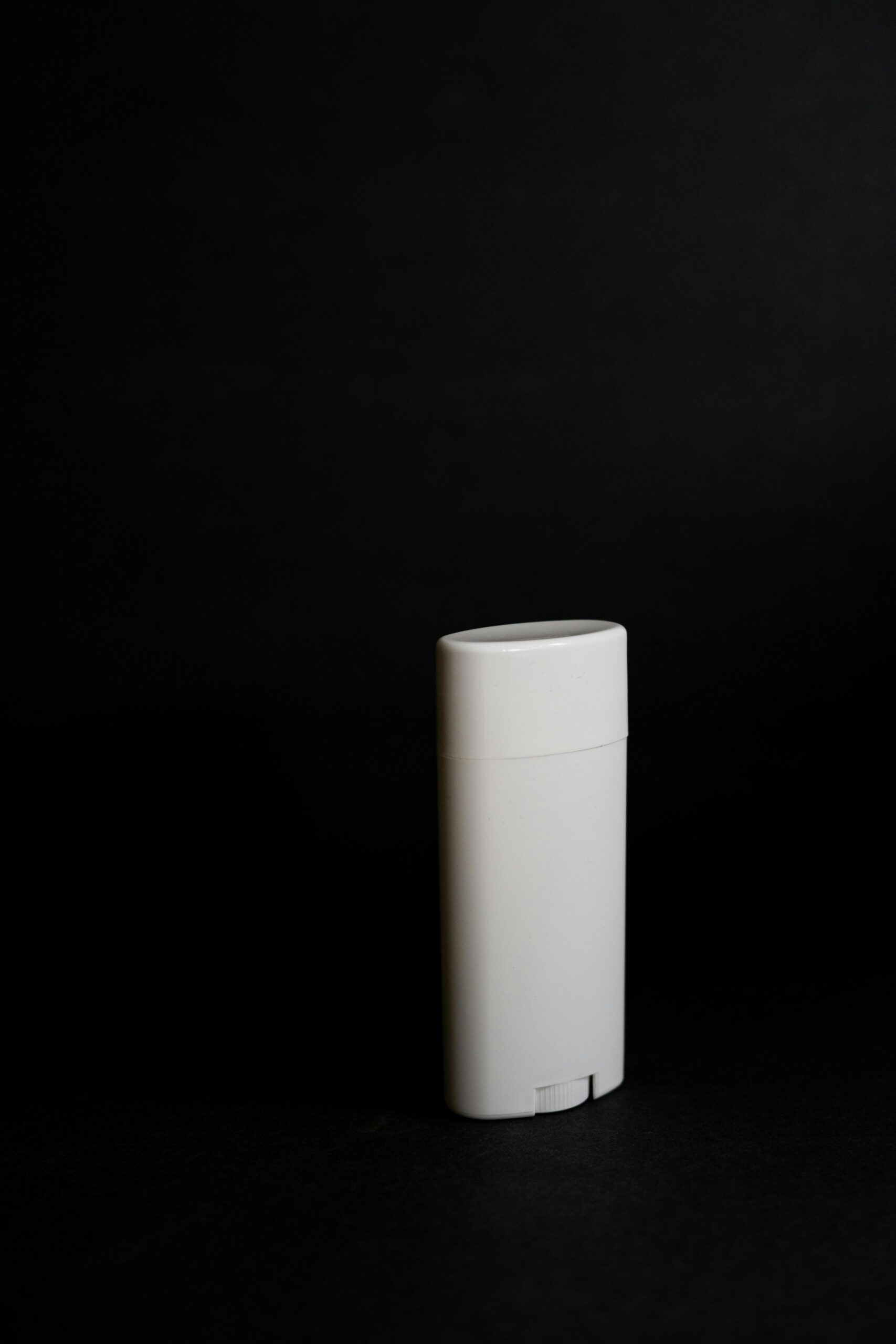 Antiperspirant vs. Deodorant: The Real Risks Men Over 40 Need to Know Before They Apply